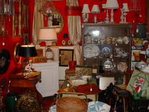 table-lamps-milk-glass-vaseline-candlewick